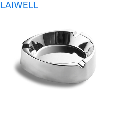 O cinzeiro de lustro de prata moderno do bolso do metal de 83mm níquel livre