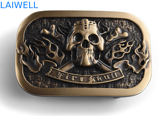 O metal do projeto da forma do crânio morre a fivela de cinto liga de zinco de chapeamento de bronze da carcaça
