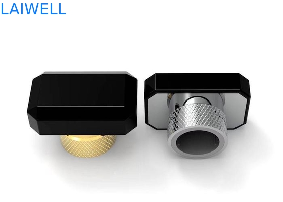 Cor liga de zinco do ouro dos tampões de garrafa do perfume do processo luxuoso da carcaça de dado