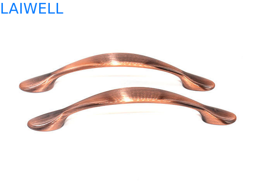 Bronzeado limpando com jato de areia a forma luxuosa do arco da carcaça de dado do metal do punho do armário