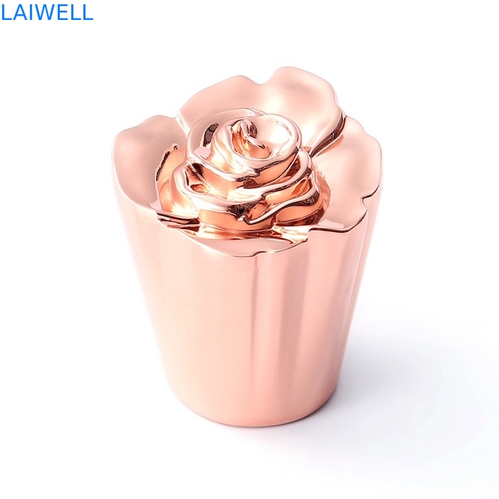 Design moderno e luxuoso, banhado a ouro, liga de zinco fundido sob pressão, tampas de frascos de perfume exclusivas, adequadas para a maioria dos frascos, conforme design solicitado